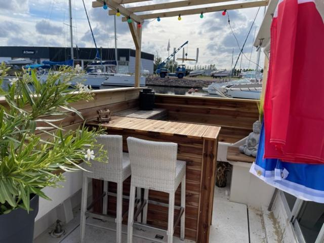 Exceptionnel Bateau Maison Reine Mathilde Ouistreham Buitenkant foto